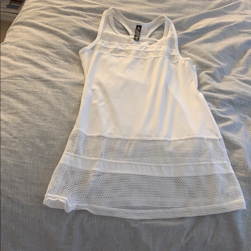 White workout top with cut out design